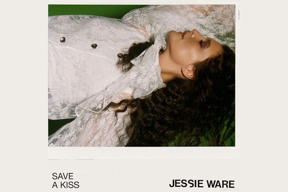 Jessie Ware objavila novu pesmu "Save A Kiss"
