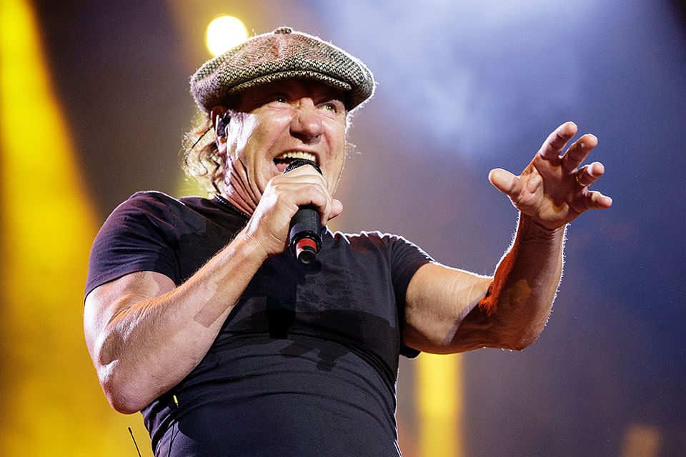 BRIAN JOHNSON – ŽELEO SAM DA PEVAM KAO DAN MCCAFFERTY